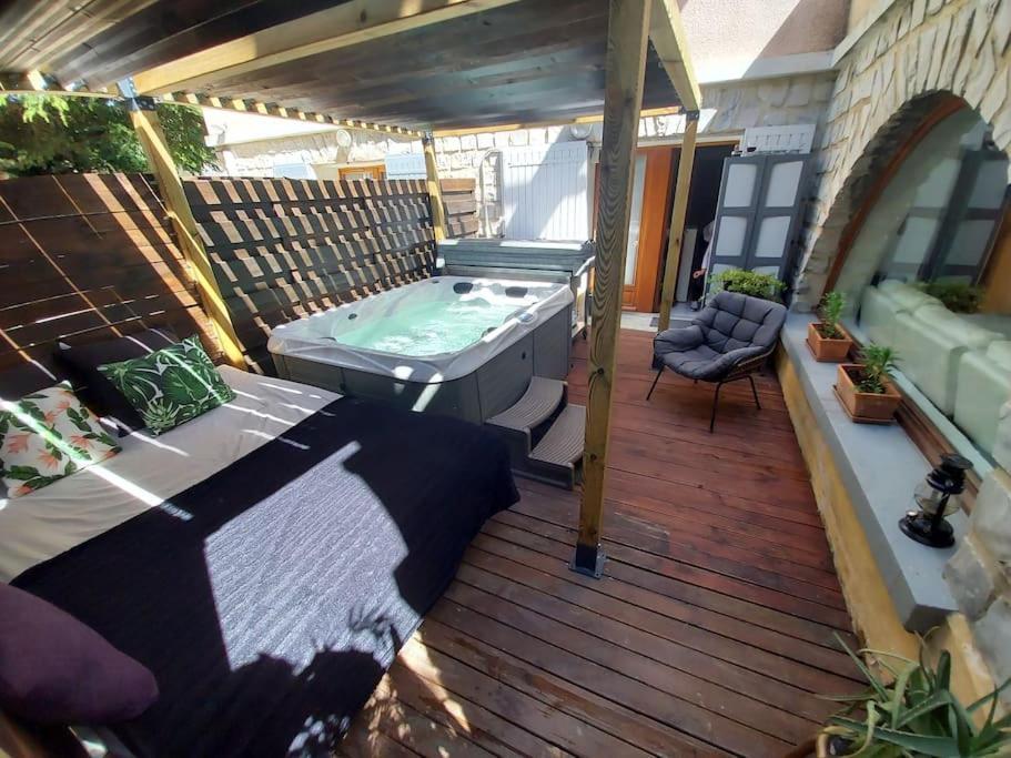 Ferienwohnung Loft Ravissant Avec Jacuzzi Et Parc Orange  Exterior foto