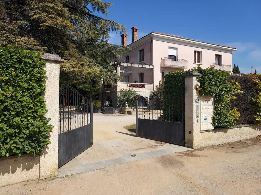 Ferienwohnung Loft Ravissant Avec Jacuzzi Et Parc Orange  Exterior foto